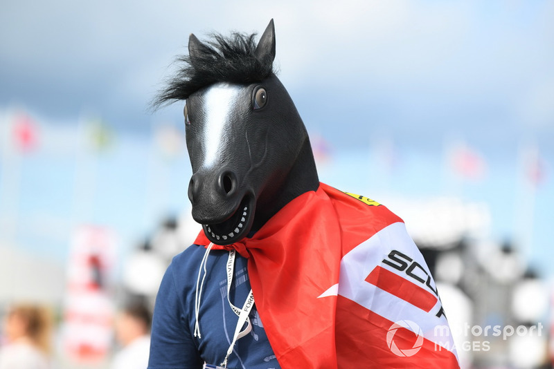 Prancing Horse head Ferrari fan