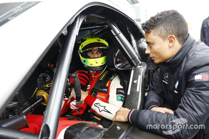 Mick Schumacher con el Mercedes-AMG C63 DTM with Pascal Wehrlein