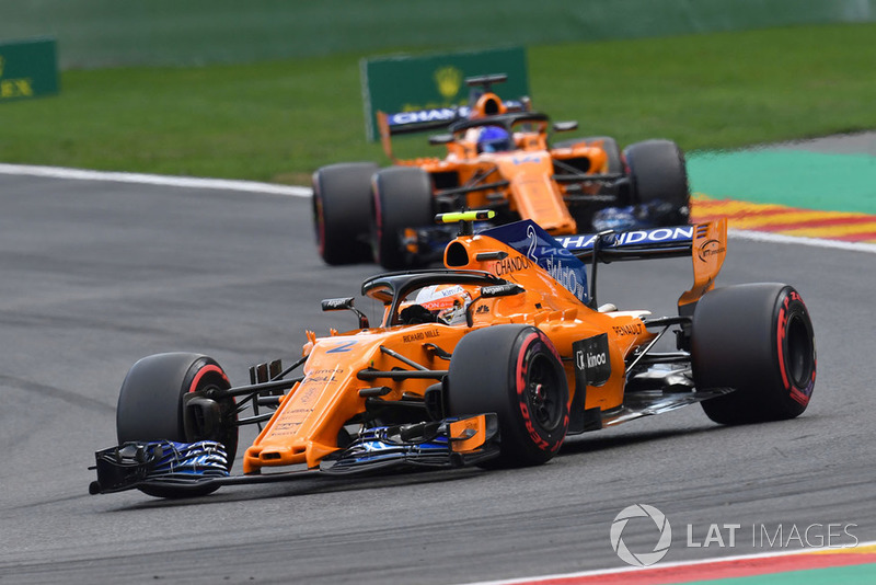 20: Stoffel Vandoorne, McLaren MCL33, (back of grid start)