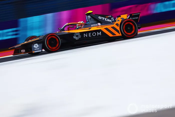 Taylor Barnard, McLaren Formula E team