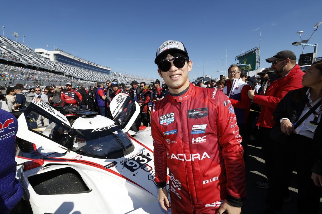 #93 Acura Meyer Shank Racing c/Curb Agajanian Acura ARX-06: Kaku Ohta