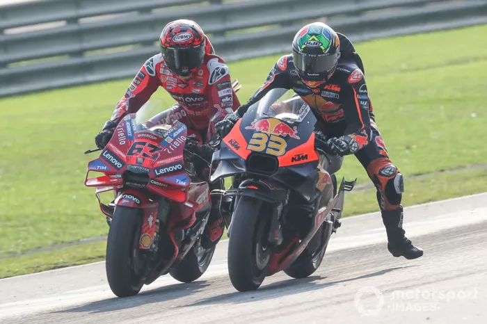 Brad Binder, Red Bull KTM Factory Racing, Francesco Bagnaia, Ducati Team