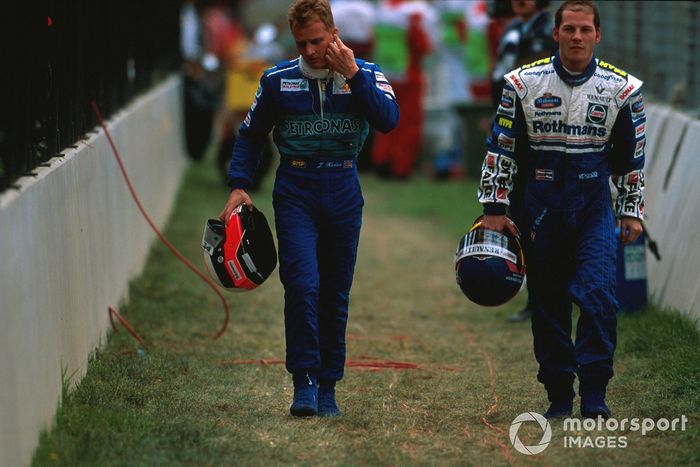 Jacques Villeneuve, Williams Renault regresa caminando con Johnny Herbert,  Sauber