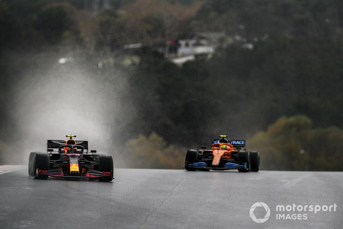 Alex Albon, Red Bull Racing RB16, Lando Norris, McLaren MCL35