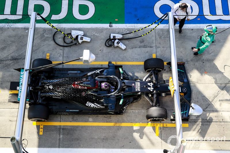 Lewis Hamilton, Mercedes-AMG F1 pit stop por penalización