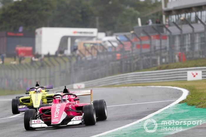 Marta García y Alice Powell