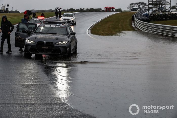 Safety car, circuito inundado