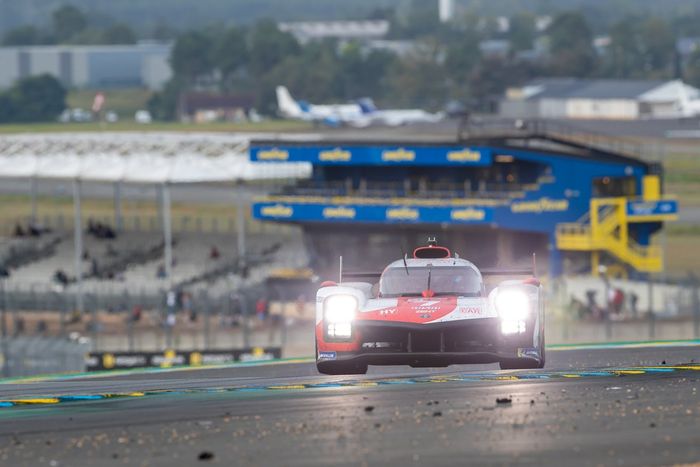 #7 Toyota Gazoo Racing Toyota GR010 - Hybrid Hypercar, Mike Conway, Kamui Kobayashi, José María López