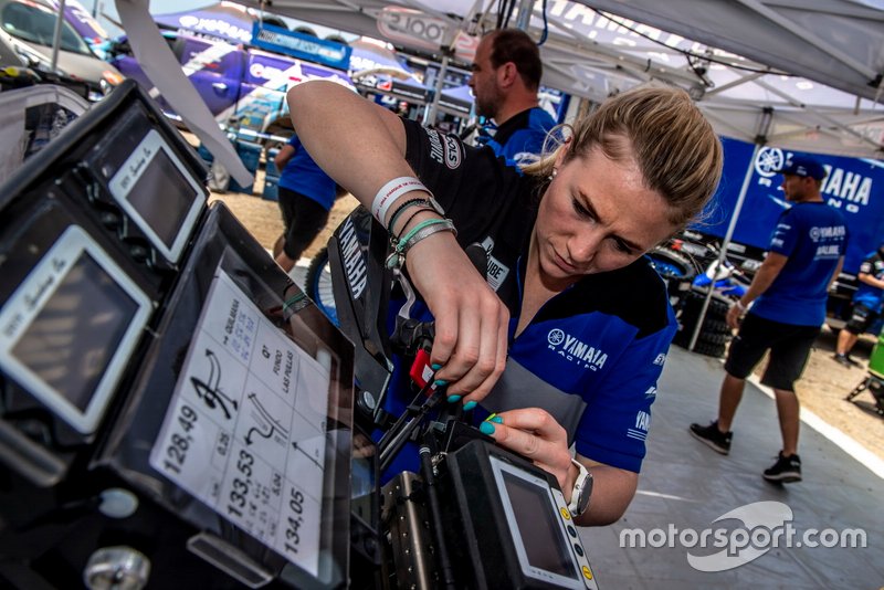 Female mechanic of Yamaha Official Rally Team