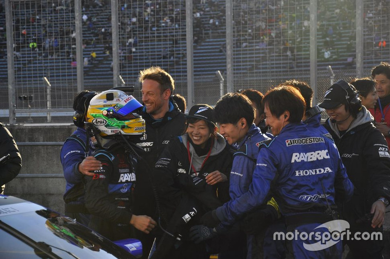 Miembros del equipo RAYBRIG NSX-GT de Super GT