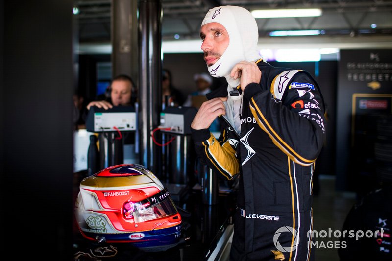 Jean-Eric Vergne, DS TECHEETAH, gets ready to get into the car