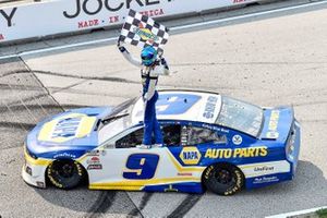 Race winner Chase Elliott, Hendrick Motorsports, Chevrolet Camaro