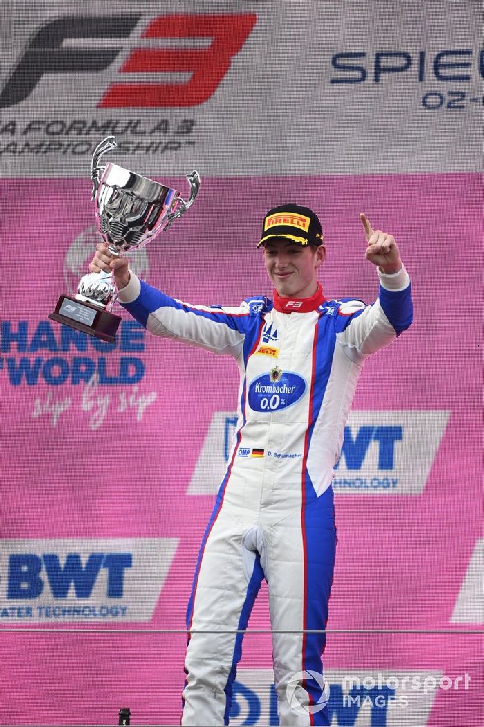 Podio: ganador David Schumacher, Trident