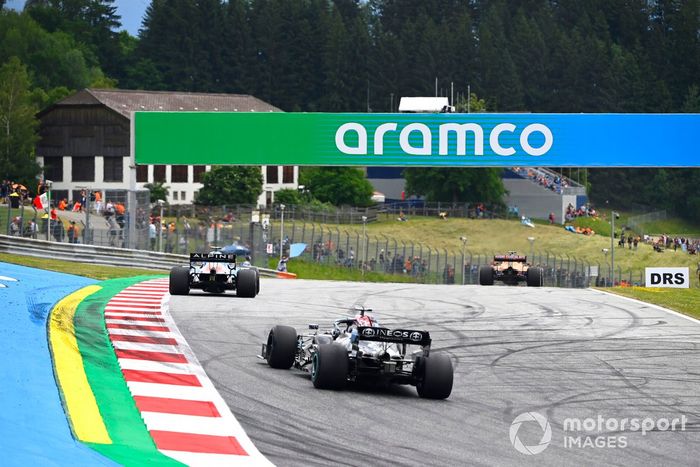 Esteban Ocon, Alpine A521, Lewis Hamilton, Mercedes W12