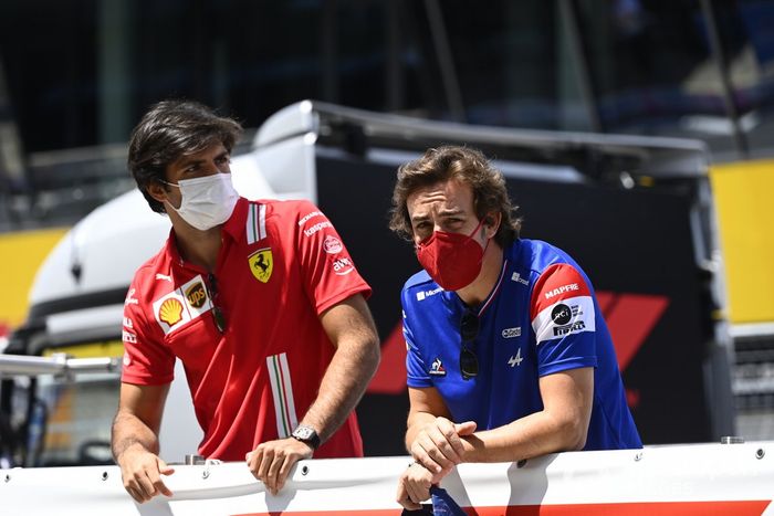Carlos Sainz Jr., Ferrari, Fernando Alonso, Alpine F1, en el desfile de pilotos
