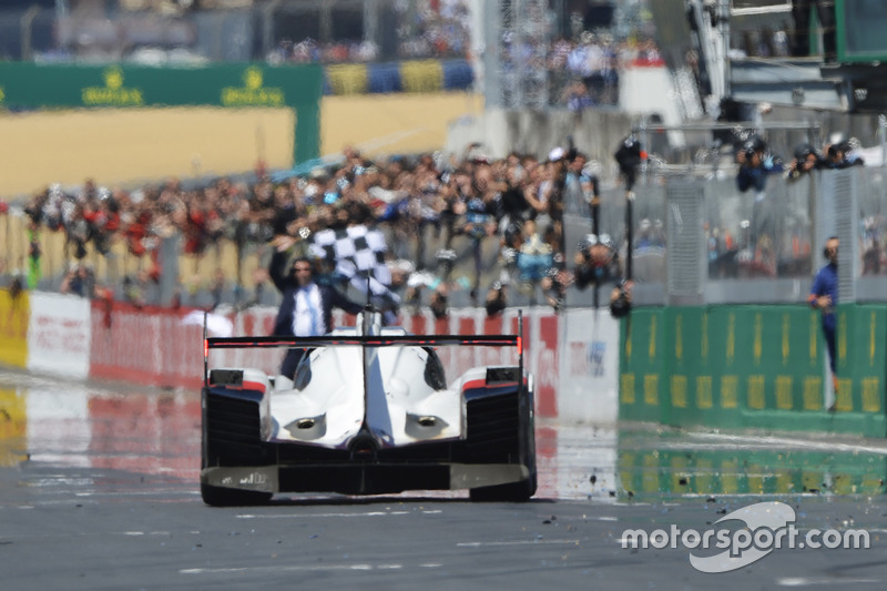 #2 Porsche Team Porsche 919 Hybrid: Timo Bernhard, Earl Bamber, Brendon Hartley se lleva la victoria