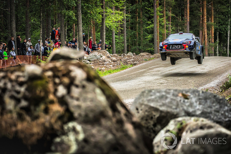 Тьєррі Ньовілль, Ніколя Жільсуль, Hyundai i20 WRC, Hyundai Motorsport