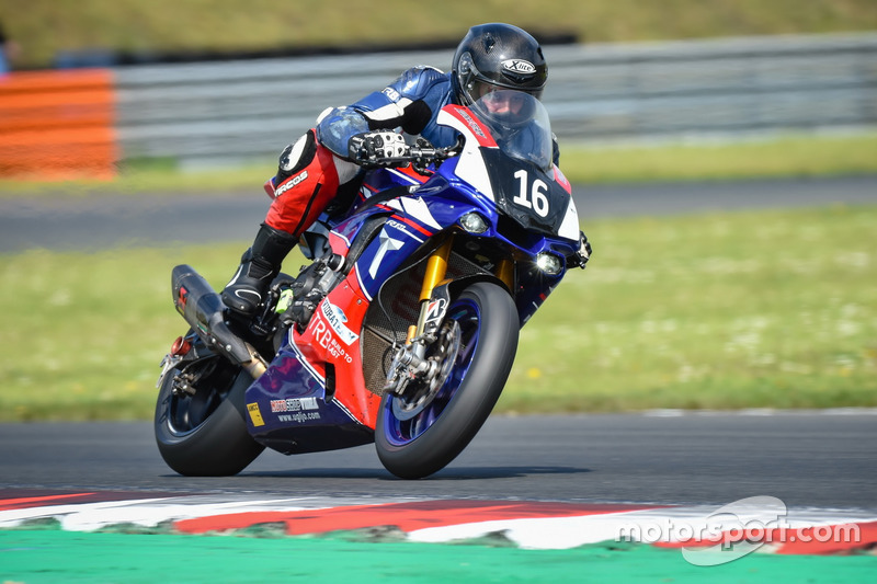 #16 AMSS-TRB Vidra Team, Yamaha R1: Dalibor Miletic, Dragan Ljubinkovic, Zeljko Pavlovic