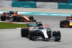 Валттері Боттас, Mercedes AMG F1 W08, Даніель РІккардо, Red Bull Racing RB13, Стоффель Вандорн, McLa