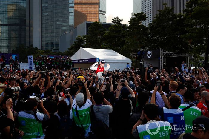 Podium: race winner Daniel Abt, Audi Sport ABT Schaeffler