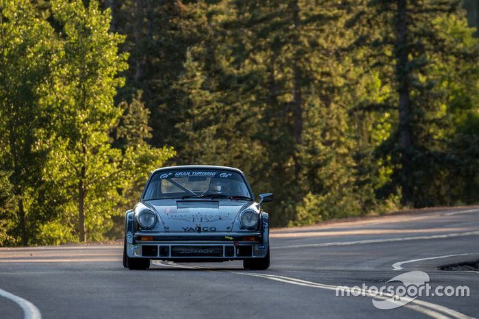 #19 Laure Many, Porsche 911 SC 3.0l Gr4