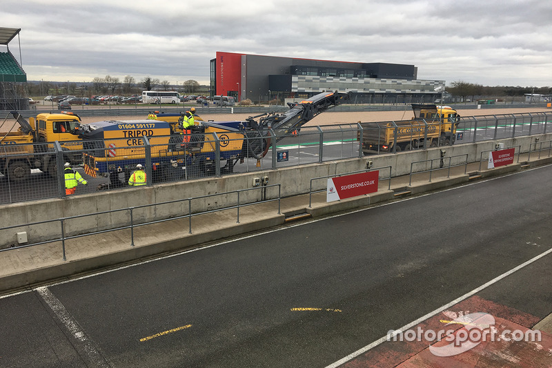 Riasfaltatura circuito di Silverstone