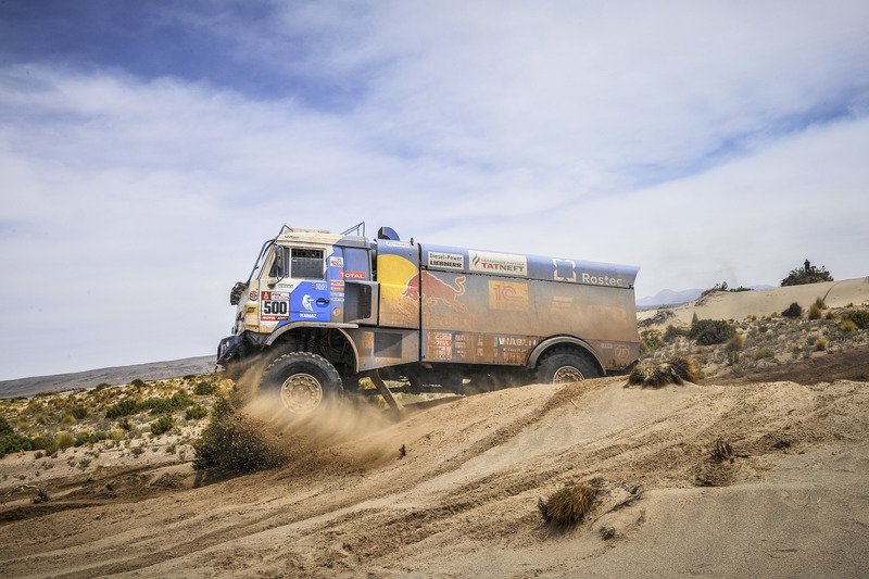 #500 Team Kamaz Master: Eduard Nikolaev, Evgeny Yakovlev, Vladimir Rybakov