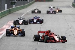 Kimi Raikkonen, Ferrari SF71H, Stoffel Vandoorne, McLaren MCL33 Renault, Romain Grosjean, Haas F1 Team VF-18 Ferrari, Brendon Hartley, Toro Rosso STR13 Honda