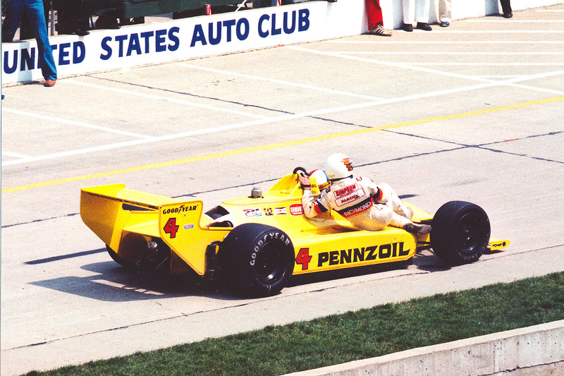 Johnny Rutherford con Tim Richmond