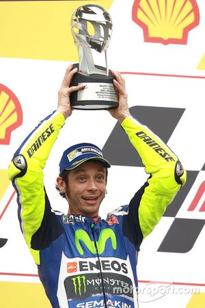 Podium: deuxième place Valentino Rossi, Yamaha Factory Racing