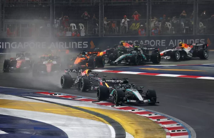 Lewis Hamilton, Ferrari, Max Verstappen, Red Bull Racing, George Russell, Mercedes