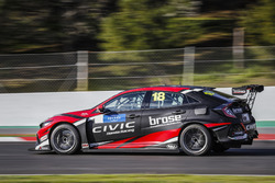 #18 Tiago Monteiro, Boutsen Ginion Racing Honda Civic Type R TCR