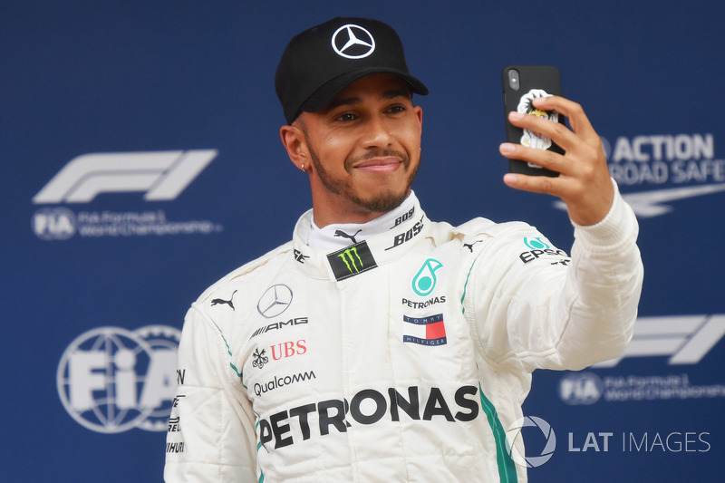 1º Lewis Hamilton (44 victorias desde la pole) (el 55'70 % de sus victorias)