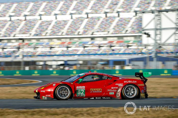 #82 Risi Competizione Ferrari 488 GT3, GTD: Ricardo Perez de Lara, Martin Fuentes, Santiago Creel, Miguel Molina, Matt Griffin