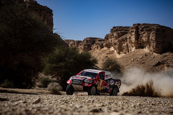 #300 Toyota Gazoo Racing: Nasser Al-Attiyah, Matthieu Baumel