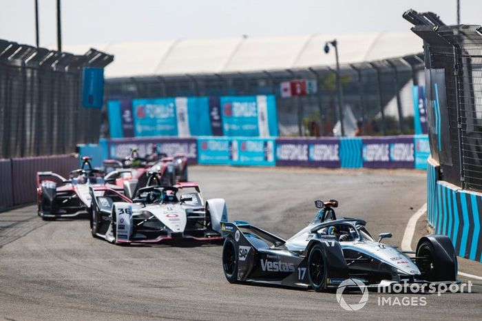 Nyck De Vries, Mercedes Benz EQ, EQ Silver Arrow 01 leadsAndre Lotterer, Porsche, Porsche 99x Electric, Edoardo Mortara, Venturi, EQ Silver Arrow 01