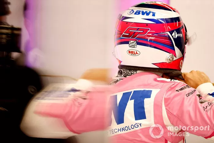 Sergio Pérez, Racing Point en el garaje antes de probar