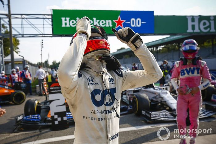 Ganador Pierre Gasly, AlphaTauri, celebra 