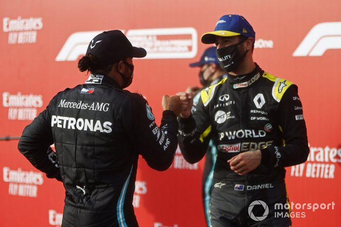 Ganador Lewis Hamilton, Mercedes-AMG F1, Tercer lugar Daniel Ricciardo, Renault F1 celebra en Parc Ferme 