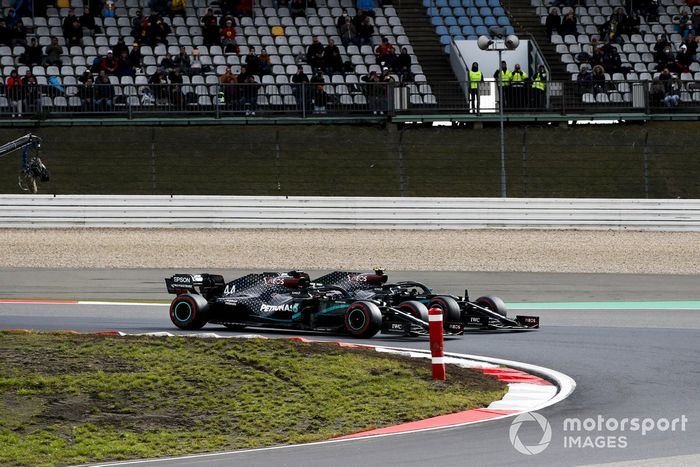 Lewis Hamilton, Mercedes F1 W11, Valtteri Bottas, Mercedes F1 W11, al inicio