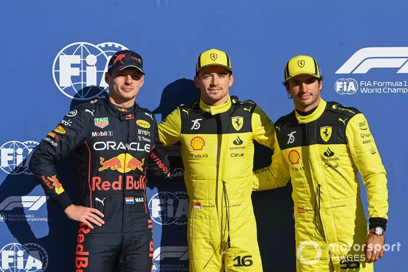 I tre migliori qualificati Max Verstappen, Red Bull Racing, pole man Charles Leclerc, Ferrari, Carlos Sainz, Ferrari
