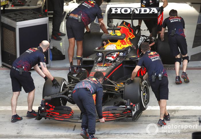 Max Verstappen, Red Bull Racing RB16B 