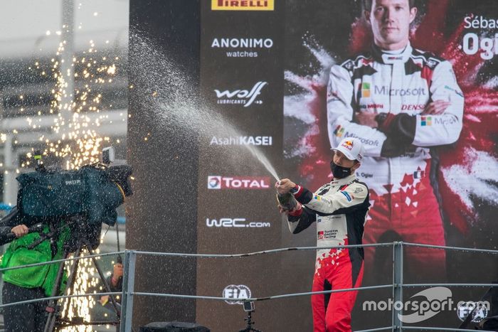 Podio: Sébastien Ogier, Toyota Gazoo Racing