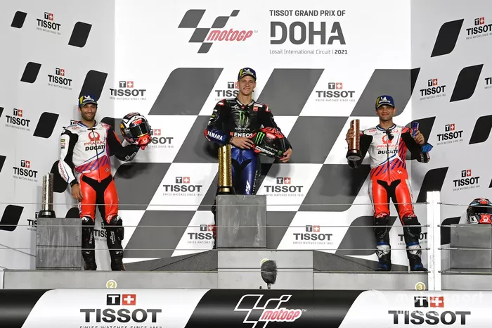 Podio: ganador Fabio Quartararo, Yamaha Factory Racing, segundo lugar Johann Zarco, Pramac Racing, y tercer lugar Jorge Martín, Pramac Racing