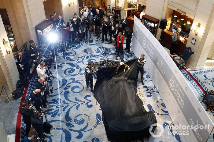 Romain Grosjean, Haas F1 Team y Kevin Magnussen, Haas F1 Team 