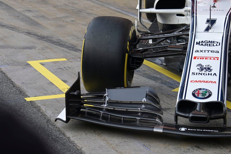 Alfa Romeo Racing C38, dettaglio dell'ala anteriore tagliata