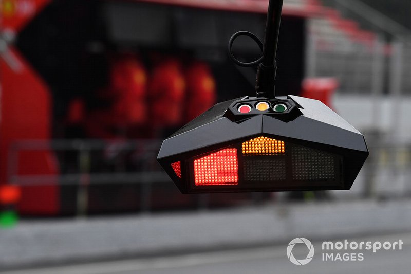 Ferrari pit stop lights