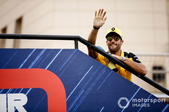 Daniel Ricciardo, del equipo Renault F1, en el desfile de pilotos