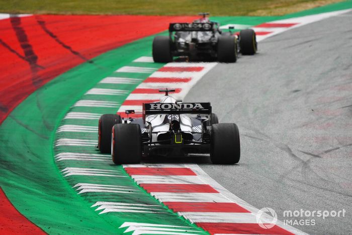 Lewis Hamilton, Mercedes W12, Yuki Tsunoda, AlphaTauri AT02