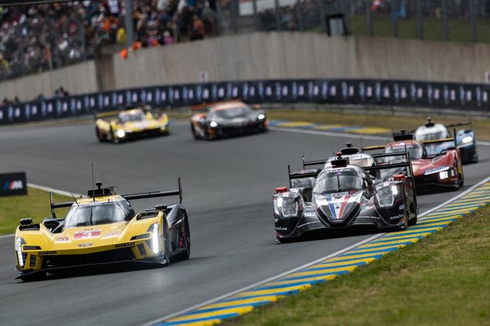  #3 Cadillac Racing Cadillac V-SeriesR: Sebastien Bourdais, Renger Van Der Zande, Scott Dixon, #183 AF Corse Oreca 07: Gibson: Francois Perrodo, Ben Barnicoat, Nicolas Varrone